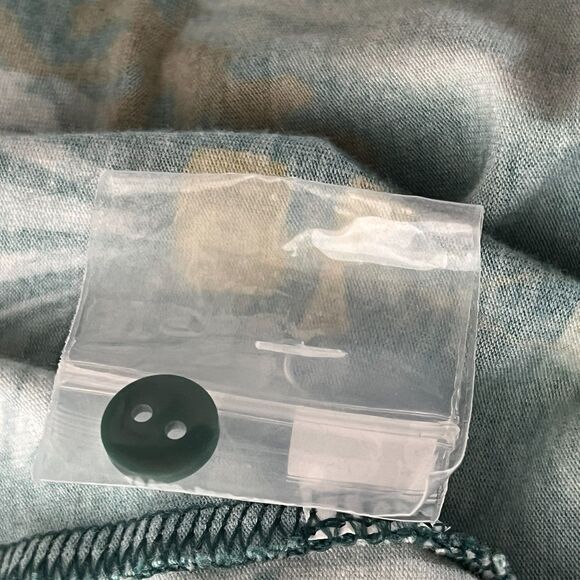 Soma Embraceable Pajamas Large Christmas Ornaments Holiday Winter Green Gold - Picture 7 of 15